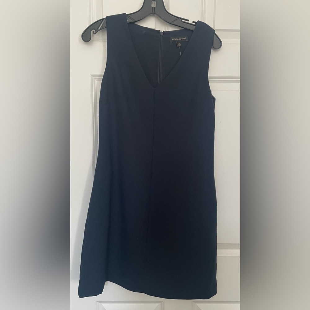 Banana Republic dress. Great for work/office. Navy blue. Size 2